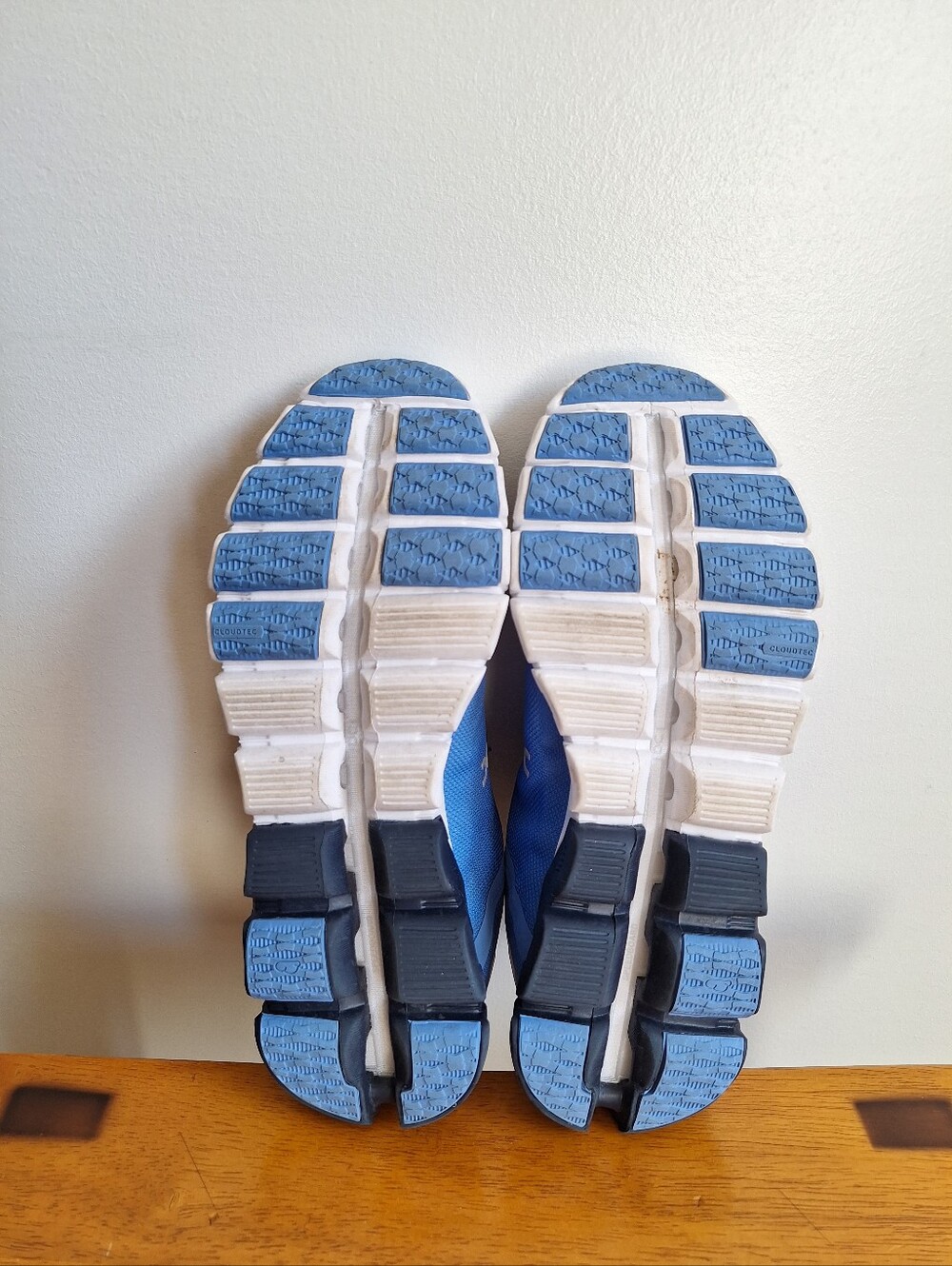 On Cloudflow 3.0 Women's Marina/White Size 8 - Picture 5 of 12
